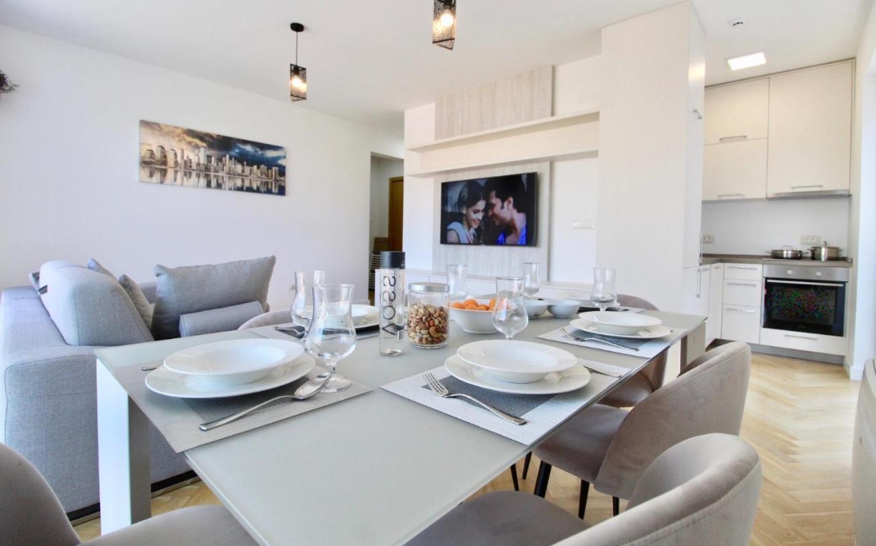 2Bd New Dobrota Apt With Bay Views Cattaro Esterno foto