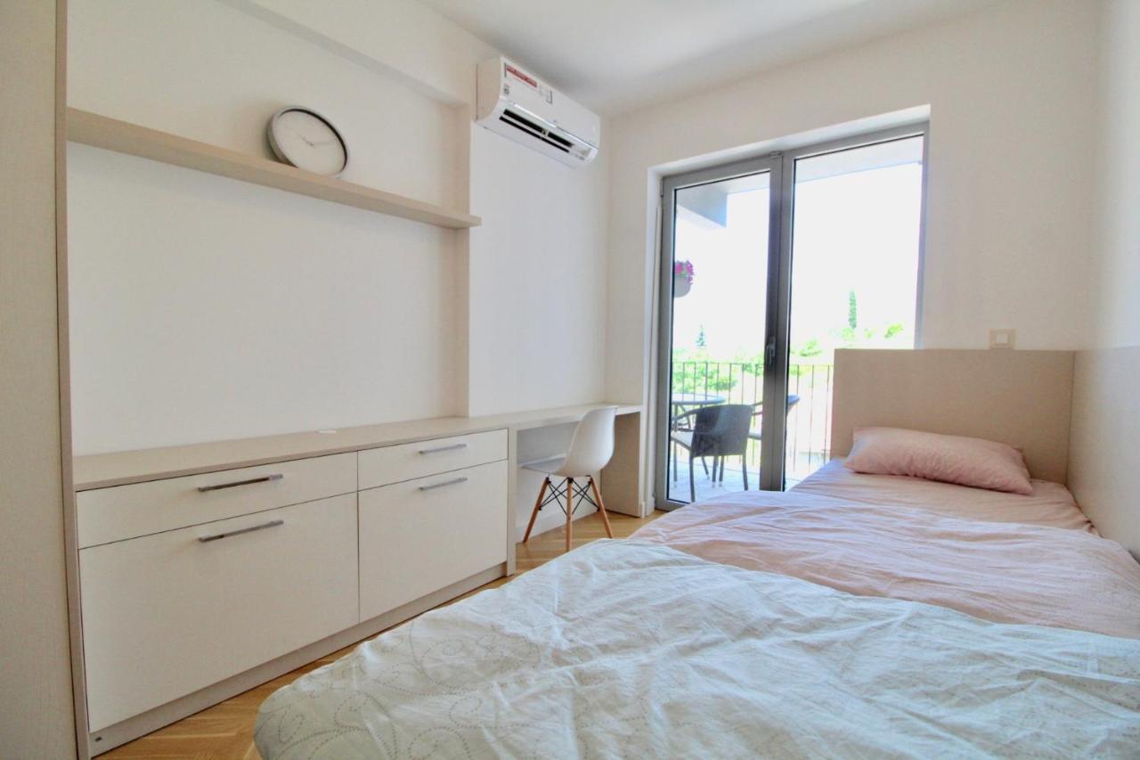 2Bd New Dobrota Apt With Bay Views Cattaro Esterno foto